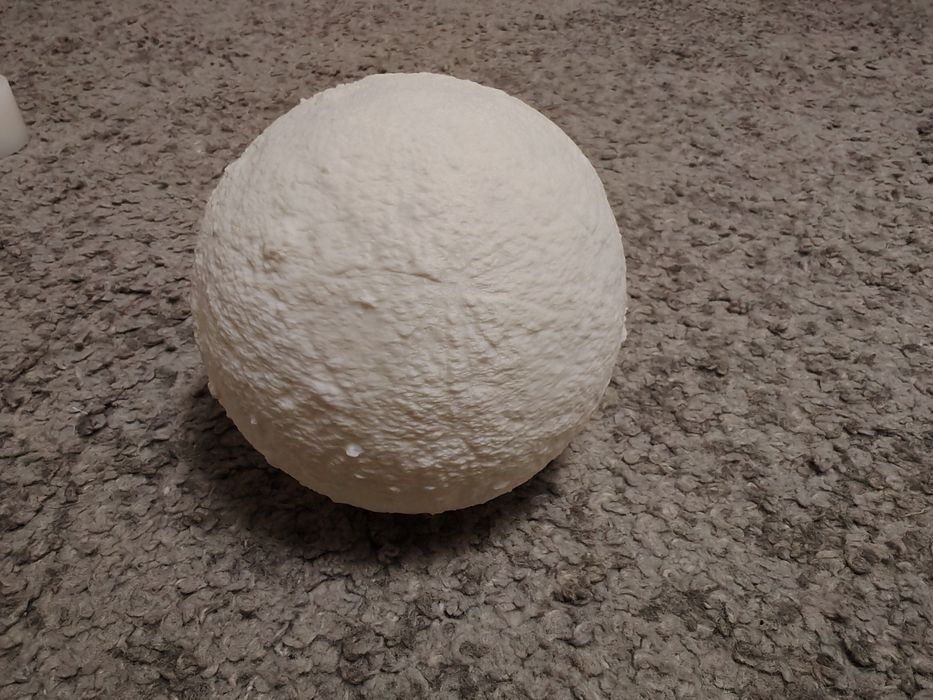 Lampa de noapte Luna, model realist