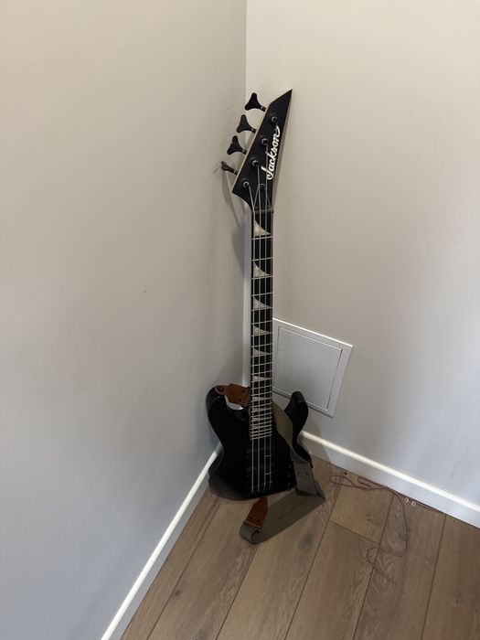 Jackson bass бас гитара