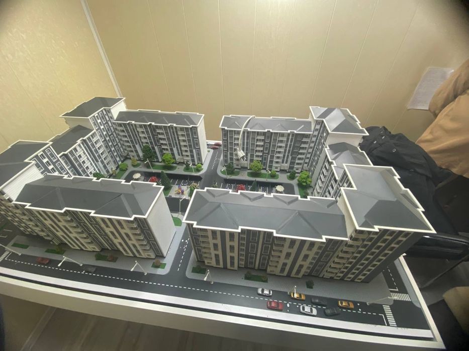 Nurafshon place da 1 xonali uy tez va arzon sotiladi