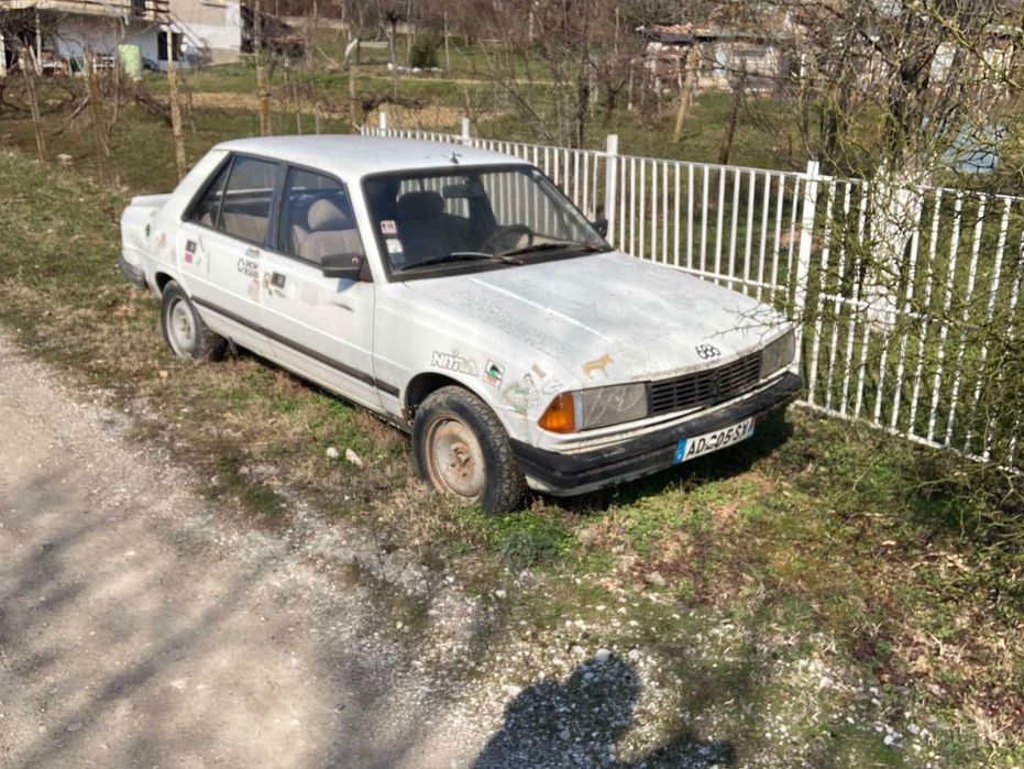 Лек автомобил PEUGEOT 305 GLD