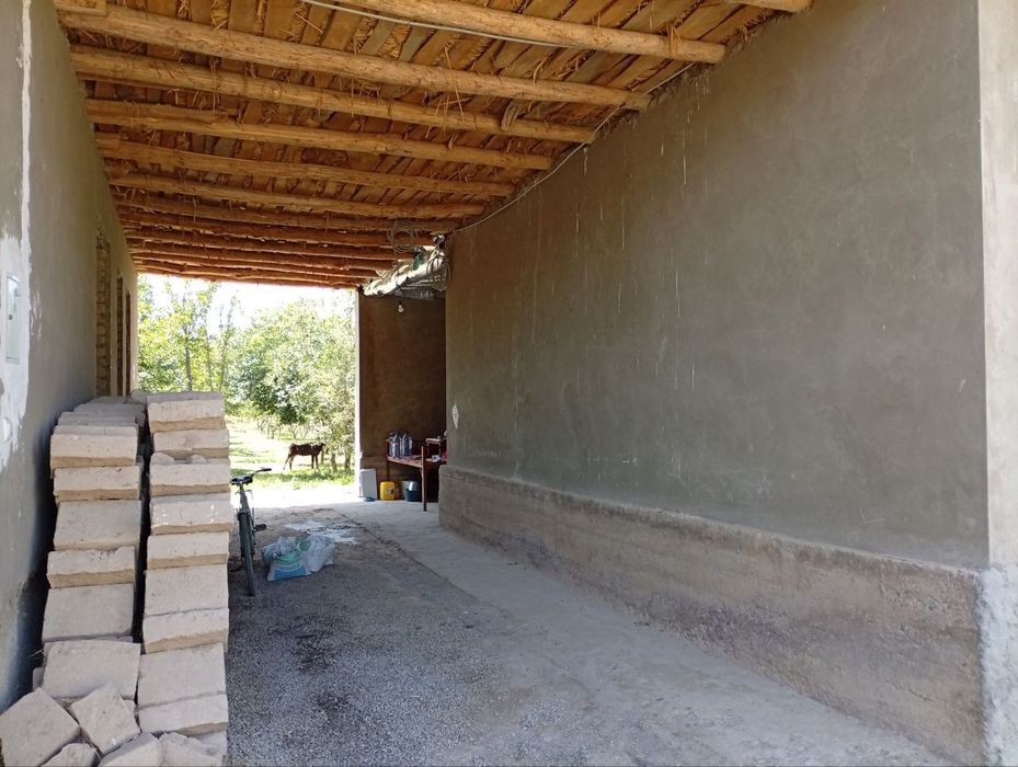 Uy sotiladi 12 sotix