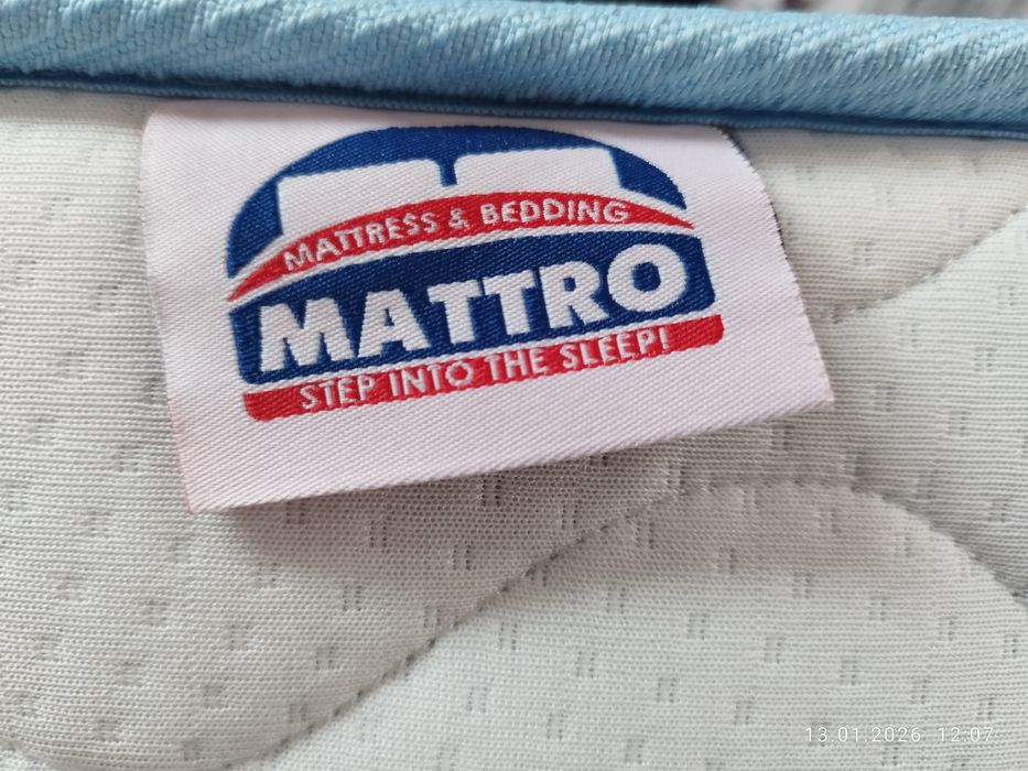 Легло и матрак с повдигащ механизъм