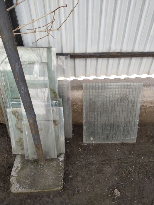 Продам стекла от окон