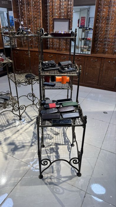 Продам 2 кованные этажерки
