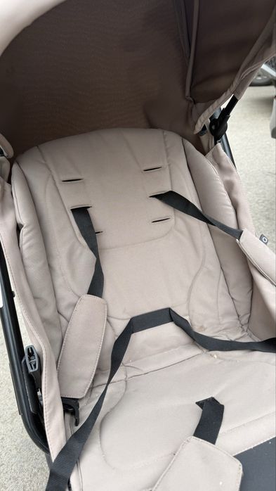 Продам коляску anex