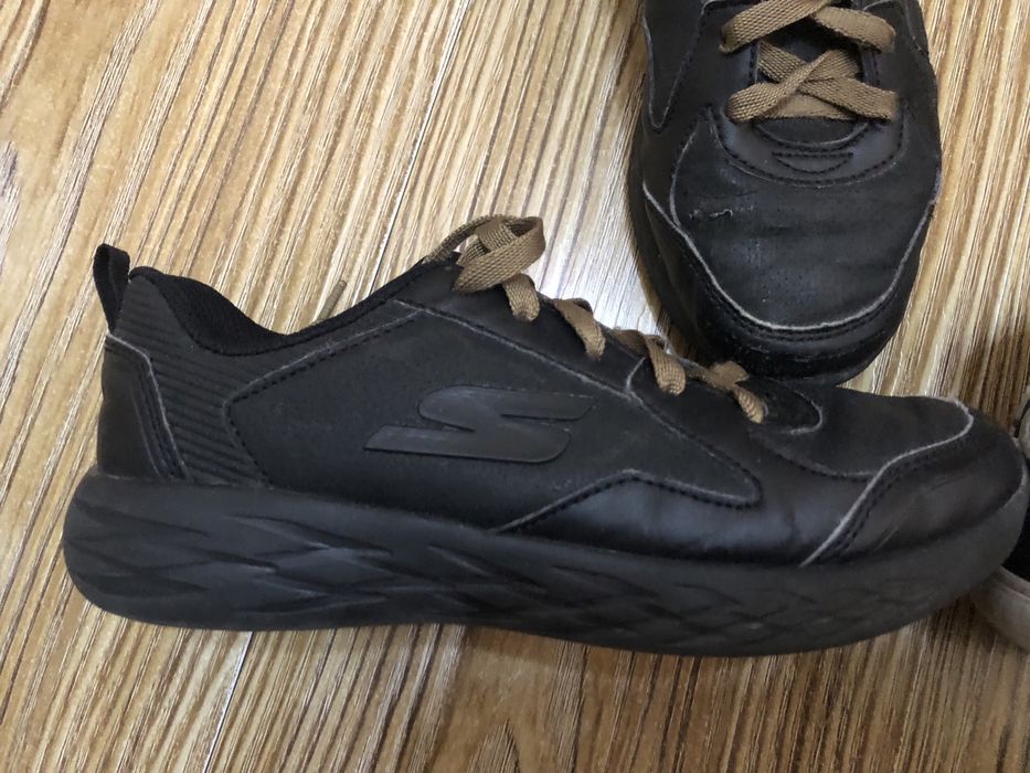 Продаются кроссовки- кеды.