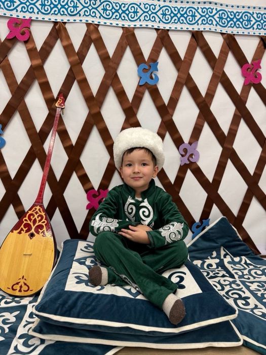 Продам костюм на наурыз для мальчика