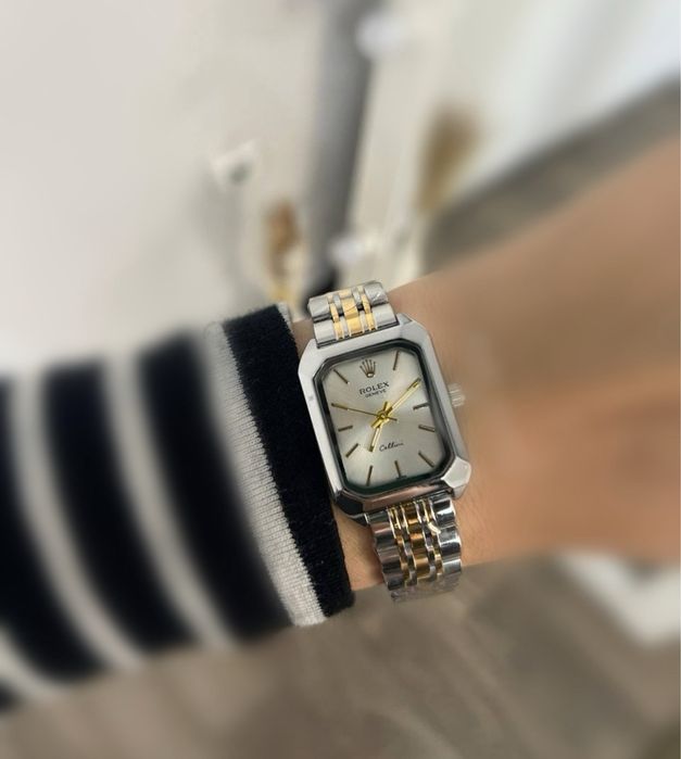 Женские часы , отличный подарок