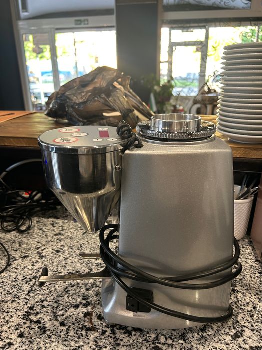 Кафемелачка Mazzer  Jolly