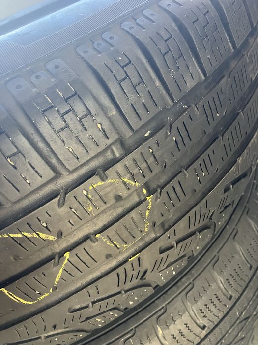 Vând două anvelope iarnă Pirelli