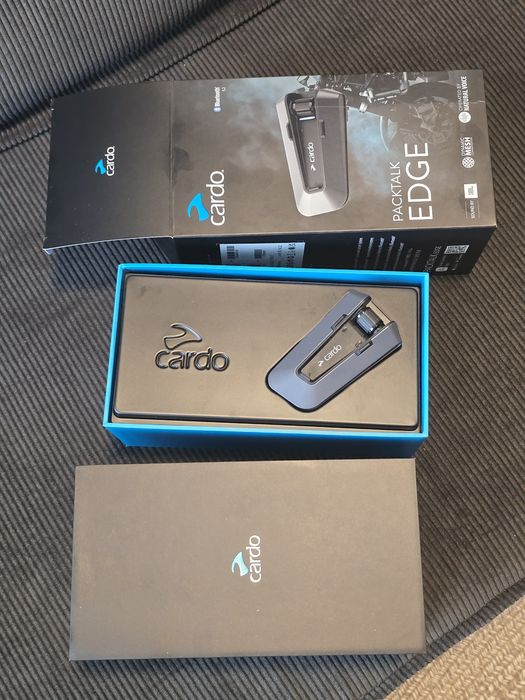 Cardo Packtalk Edge.