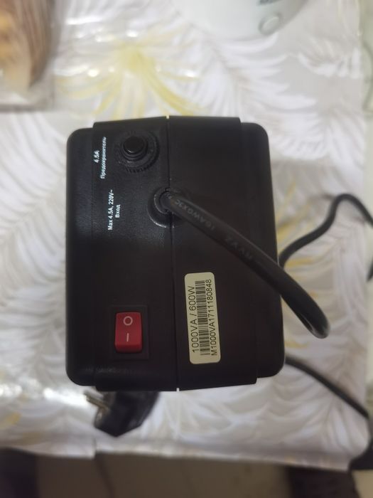 Стабилизатор напрежение MUST M1000