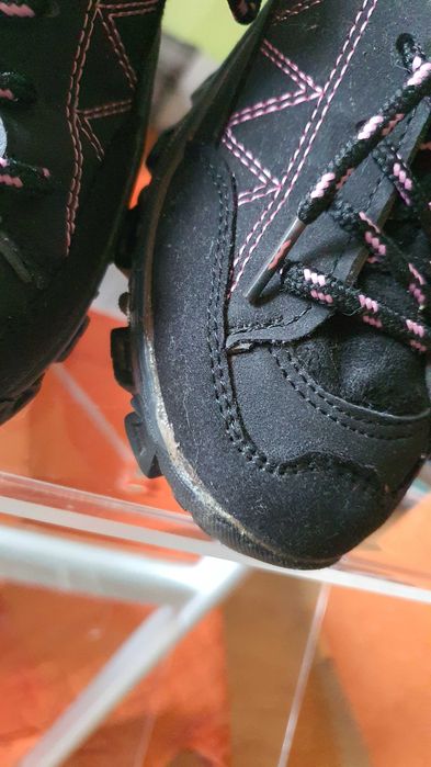 Adidasi drumetii marimea 36