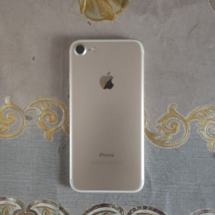 Assalomu alaykum Telefon sotiladi Iphone 7