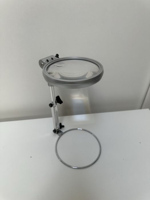 Lupa reglabila cu led
