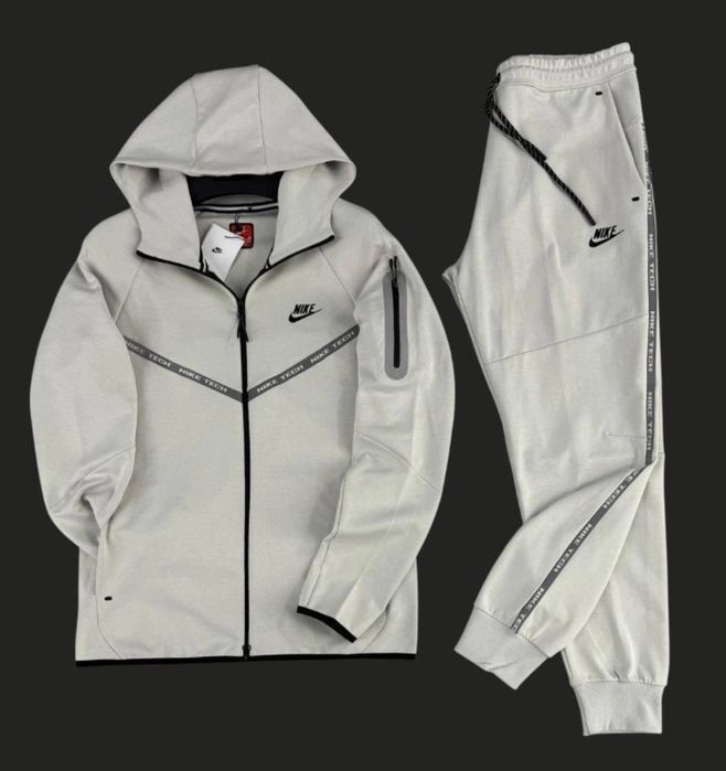 Nike tech fleece