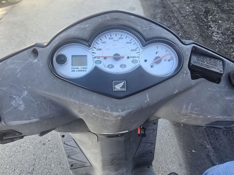 Vand scuter 125cm  anul 2004