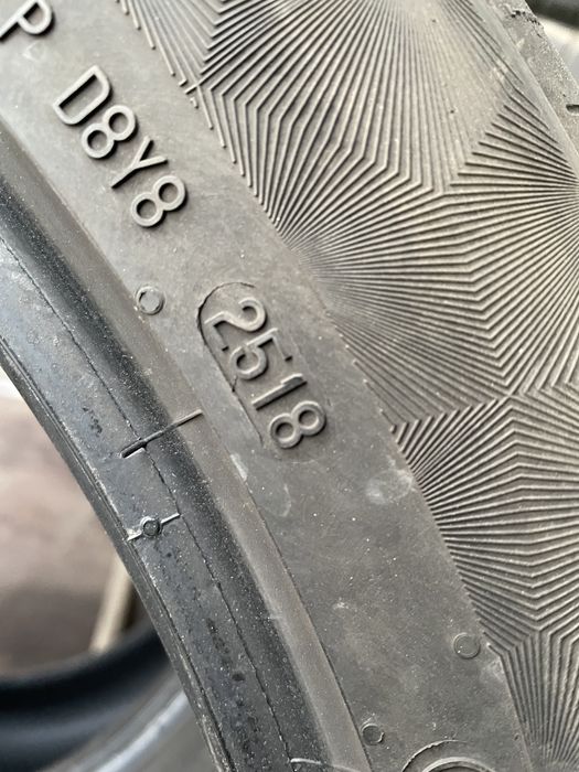 Anv vara 275/40/20Continental/Hankook