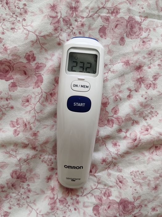 Безконтактният термометър OMRON GT 720