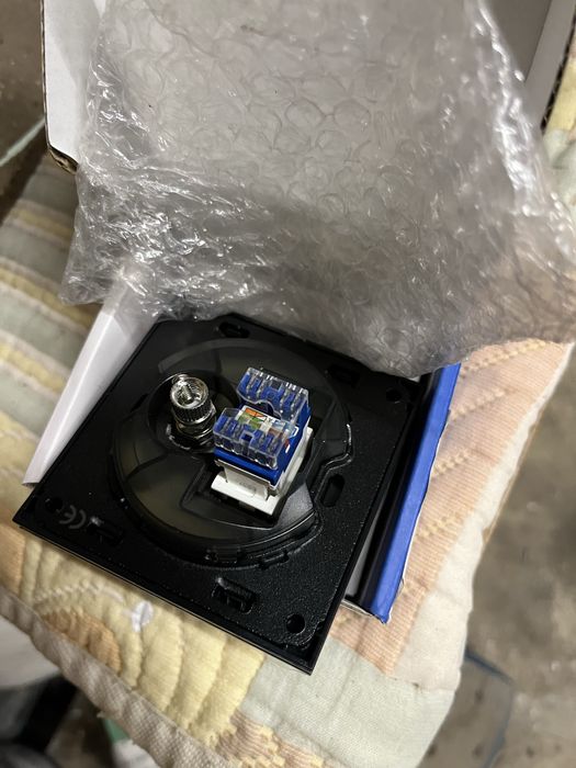 Конзола с изходи за интернет и тв / wlan and tv