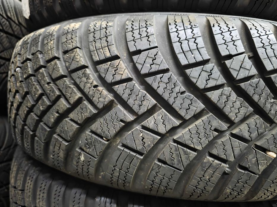4бр Зимни гуми 185 70 14 - Hankook