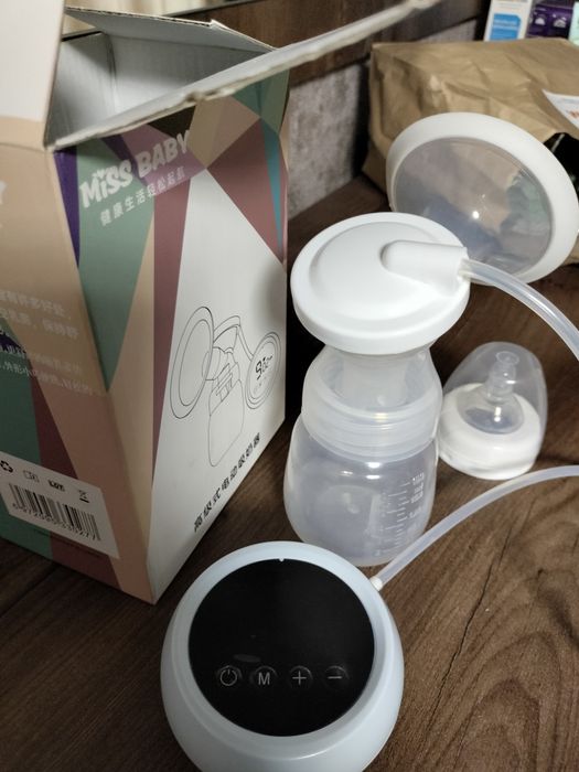 Молокоотсос работает от зарядки