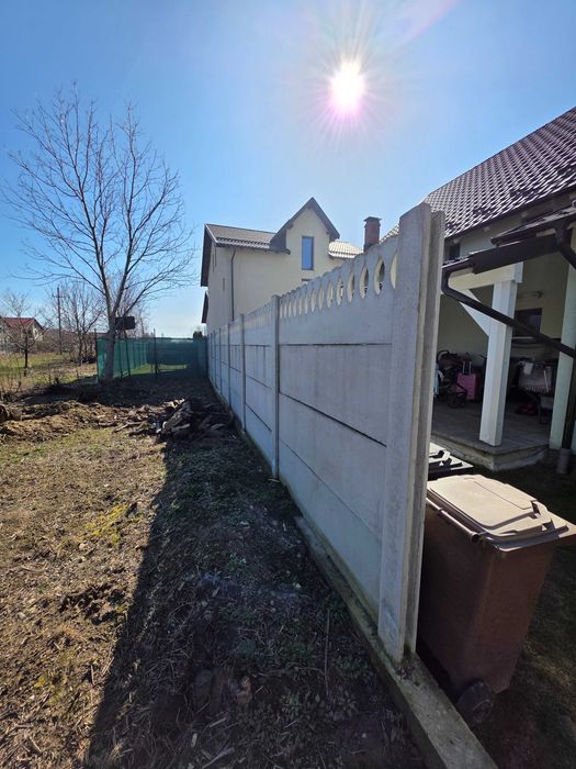 Vând plăci gard model finuț, sh in stare foarte bună