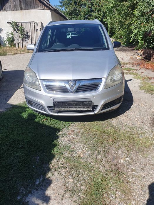 Fata completa / Piese dezmembrari Opel Zafira B 1.9 Cdti