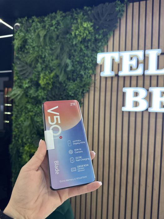 ZTE Blade 50 Design 5 g 128gb /8gb ram Nou Desigilat