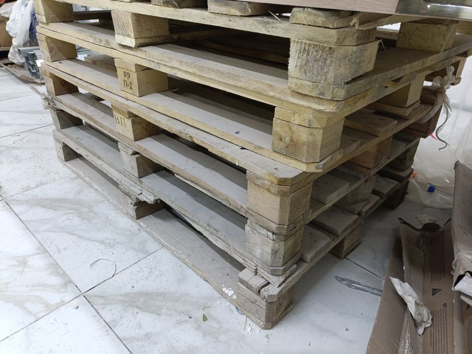 Поддоны 10 штук .