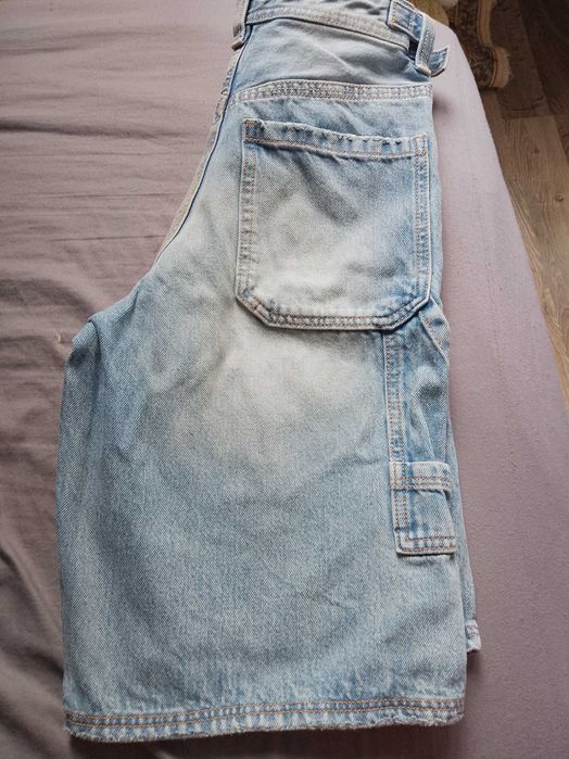 Дънки  Bershka  EUR 32
