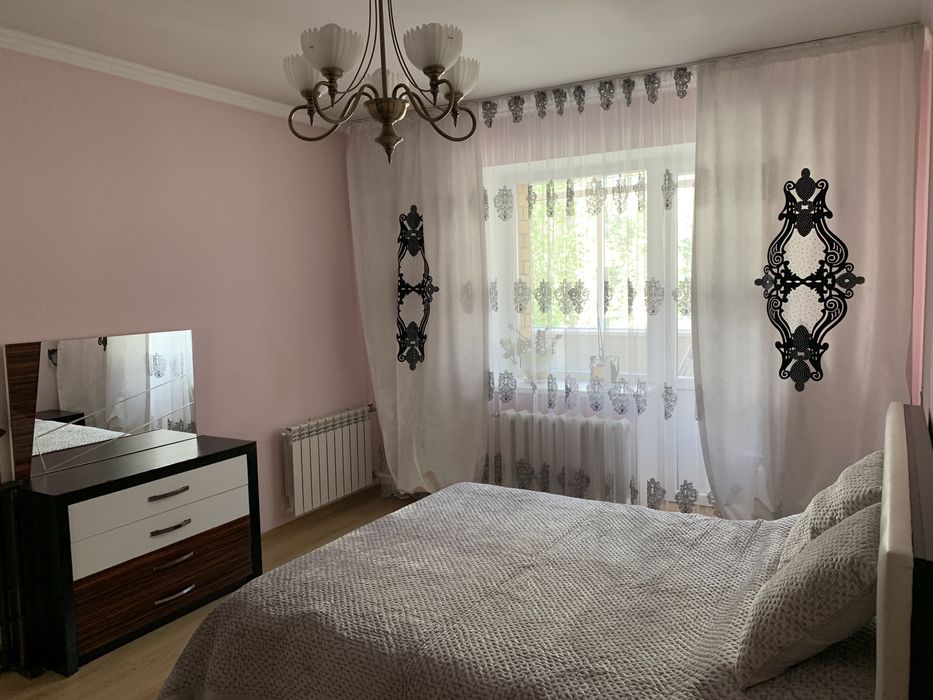 Комод с зеркалом -Турция