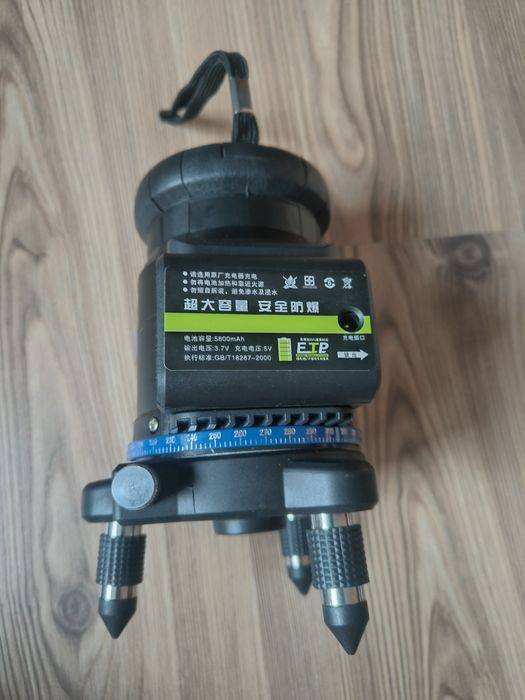 Лазерен нивелир.