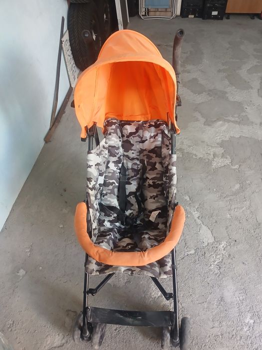 Vând cărucior bebe pliabil