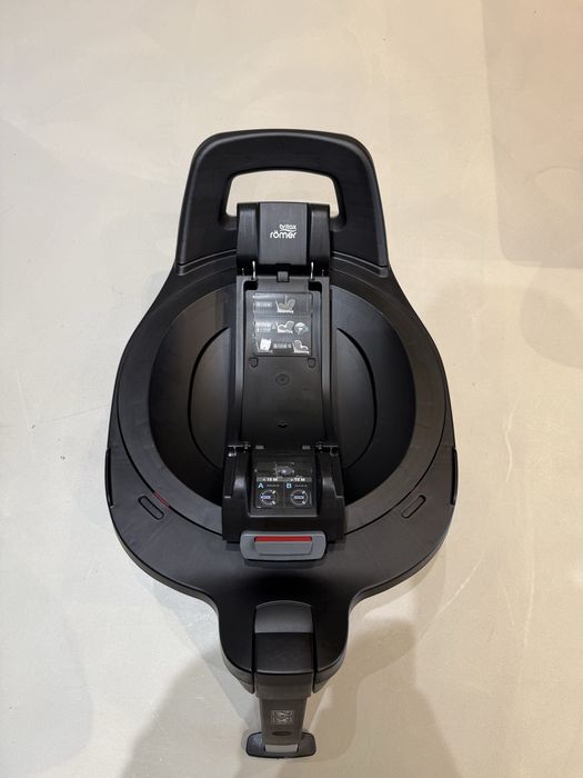 Pachet Scoica  BABY SAFE PRO Britax Romer + baza ISOFIX