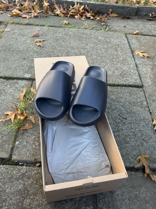 Yeezy Slides Onyx (46)