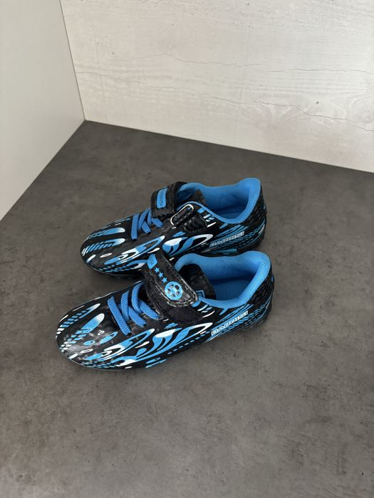 Продам новые детские бутсы