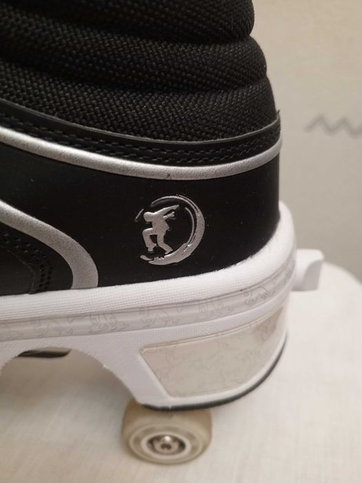 Кроссовки на роликах  черные размер 37
