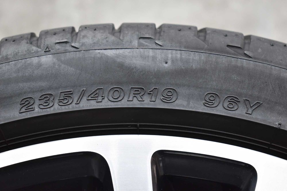 Гуми 235/40/19 Bridgestone