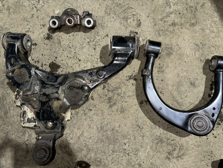 Рычаг на лх570 верх и ниж цапфа