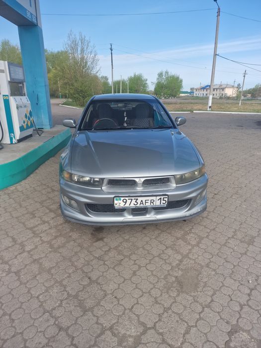 Mitsubishi galant 8