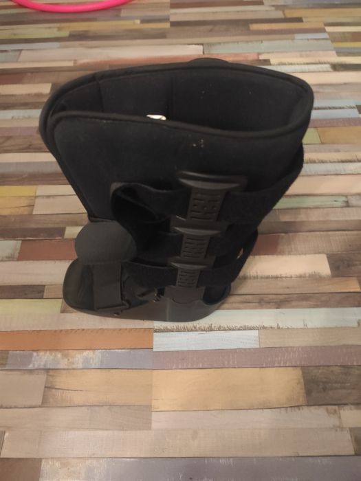 Orteza de plastic pentru glezna, walker, cu perne de aer, marimea M, Timago