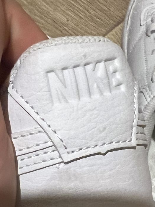 nike бели маратонки court vision low