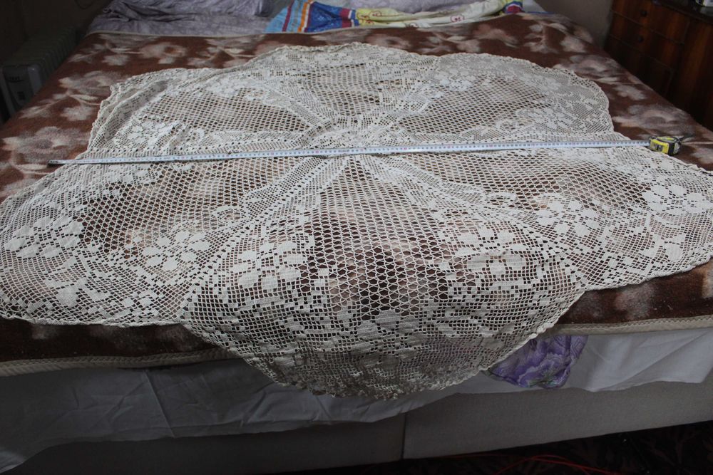 Покривки за маса на една кука,