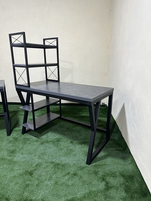 Стол в стиле лофт