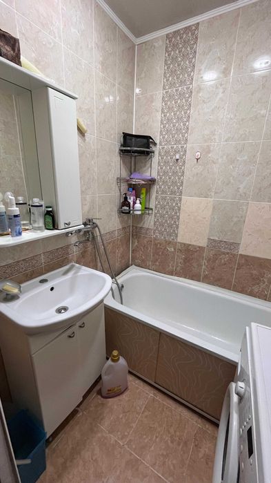 Продам 1 к кв  11мкр  на против Церковь