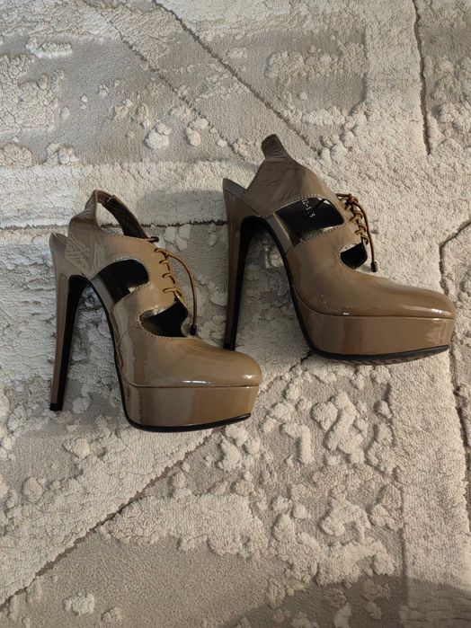 Продам туфли, босоножки, ботфорты