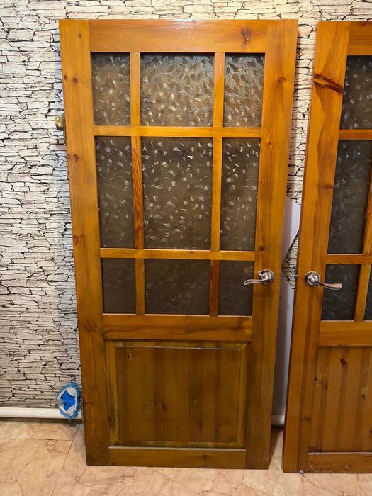 Продам деревянные двери, 2 шт