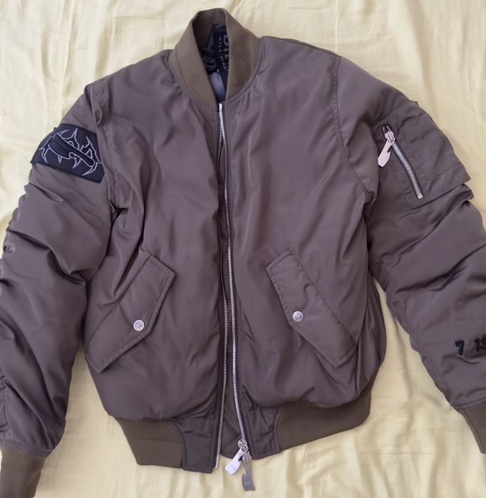 Продавам bomber яке на luda ново