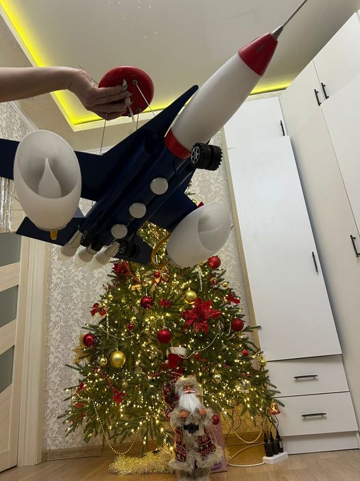 Продам люстру детскую